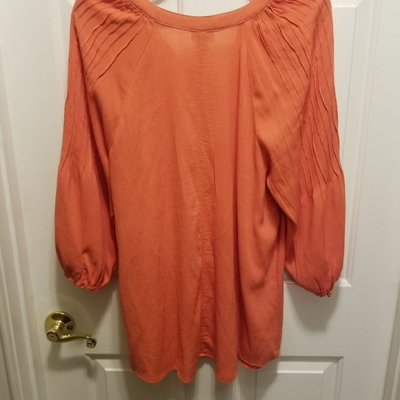 Spring Top - Picture 2 of 4